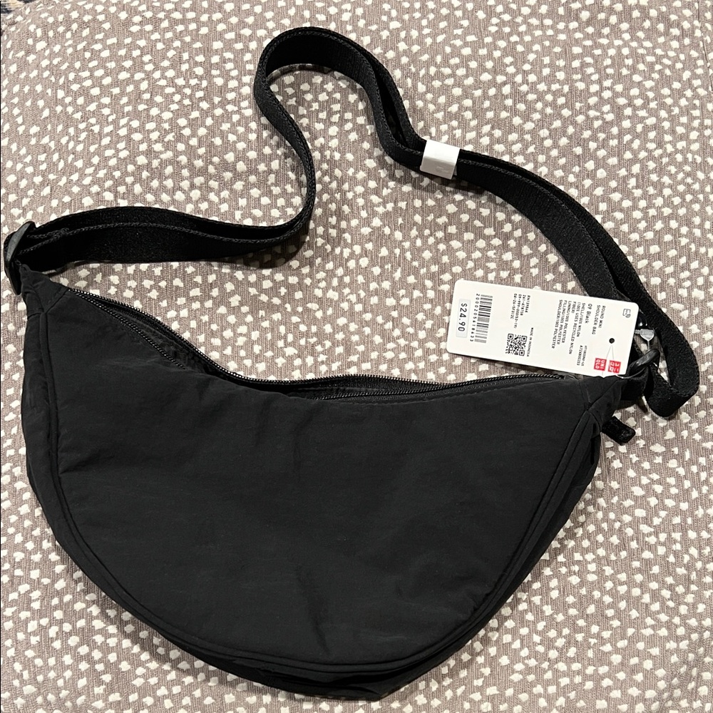 Uniqlo Round Mini Black Crossbody Bag